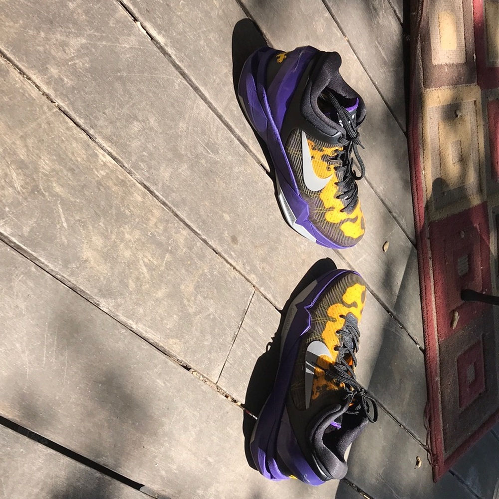 Nike kobe VII poison dart frog lakers colorway
